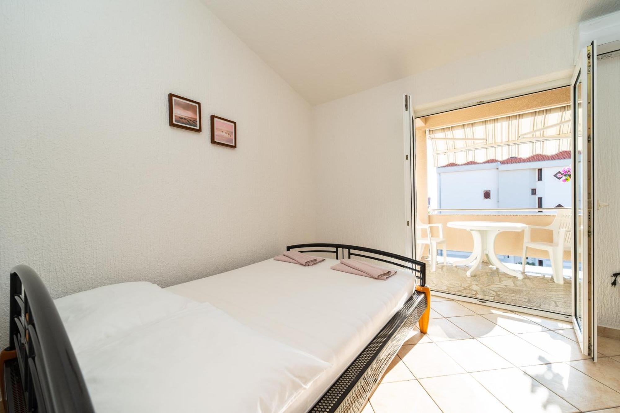 Apartments Cvetka Novalja Eksteriør billede