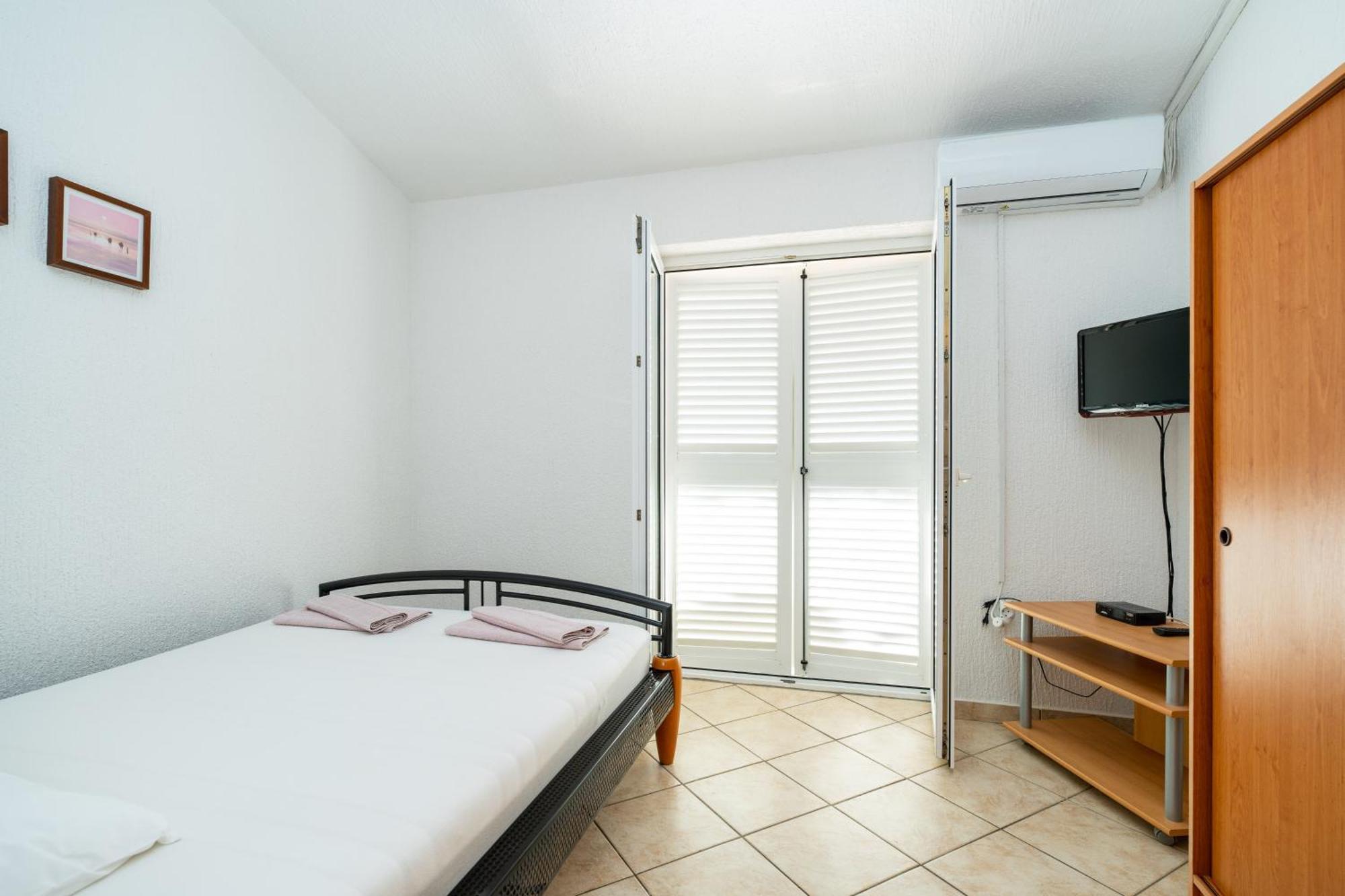 Apartments Cvetka Novalja Eksteriør billede